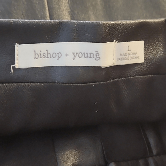 BISHOP + YOUNG Black Faux Leather Mini Skirt w/Zipper Large (3514) - Picture 3 of 5
